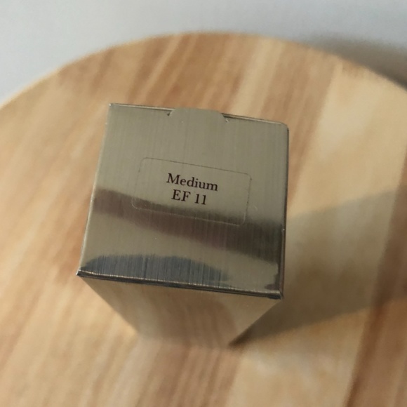 Kevyn Aucoin The Etherealist Foundation Medium EF new in box - Picture 8 of 9